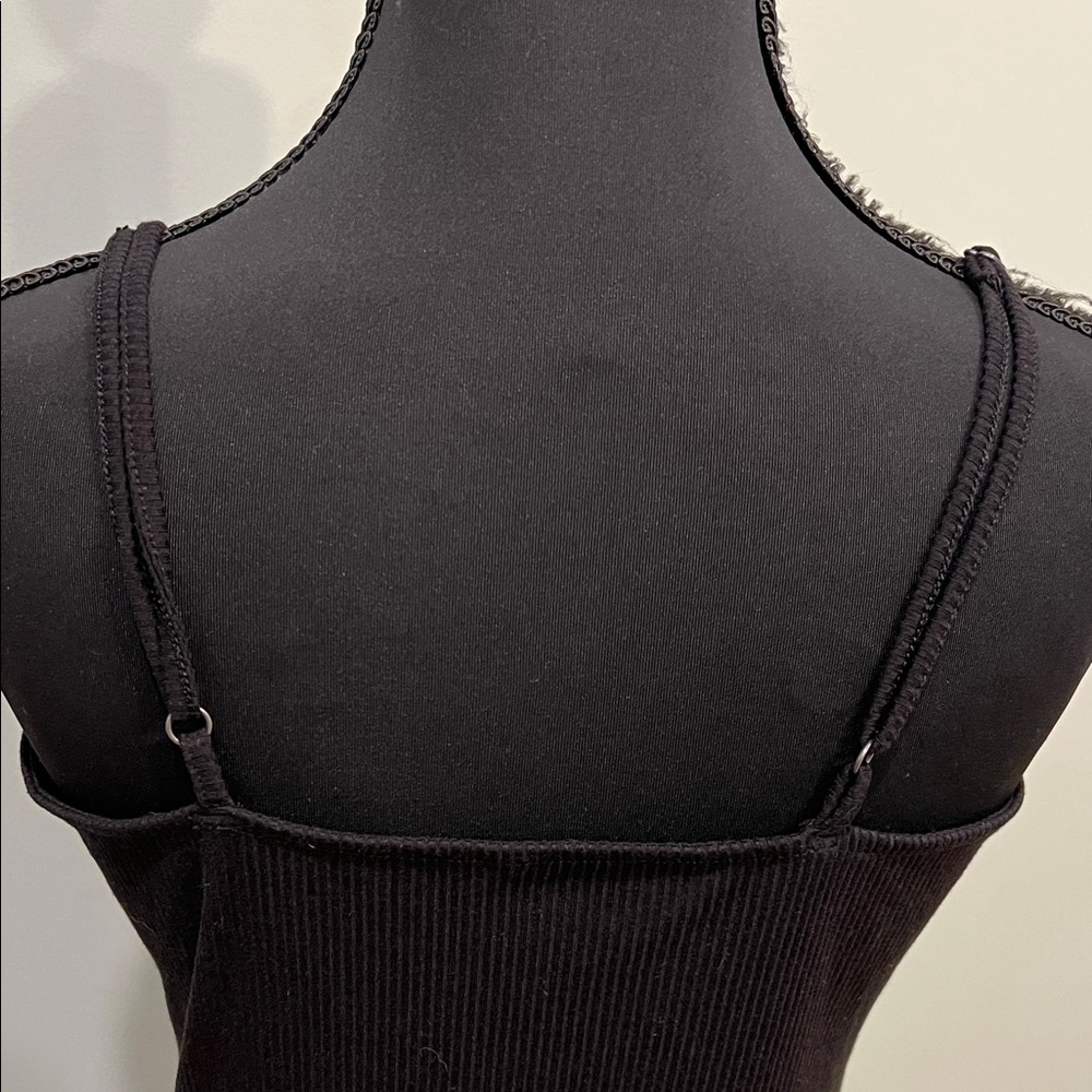 Chic Black Sleeveless Midi Dress - Picture 4 of 6